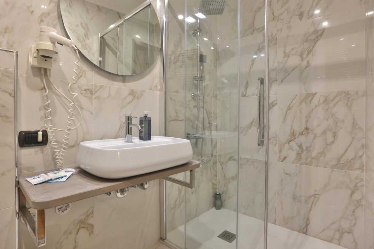 Joyce Hotel 3*
